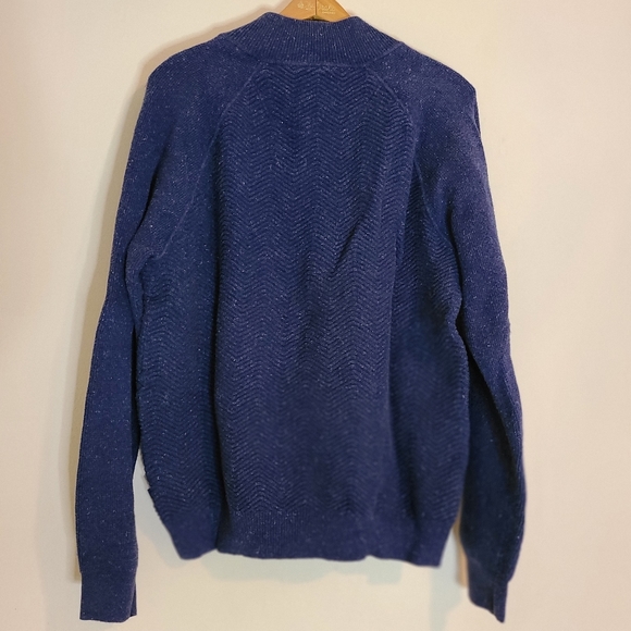 Tommy Bahama sweater - Picture 2 of 6